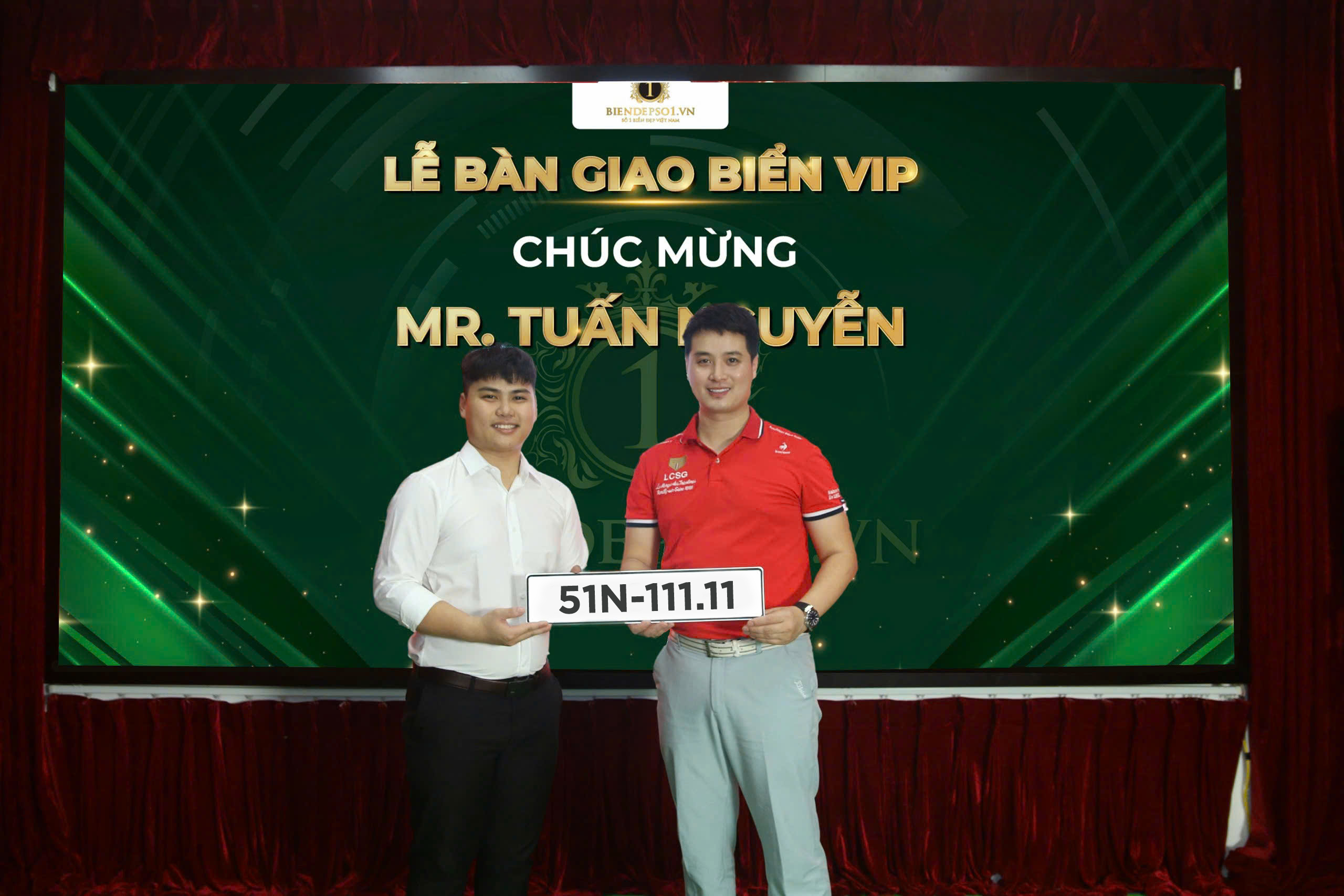 Khách hàng mua biển VIP tại Biển đẹp số 1