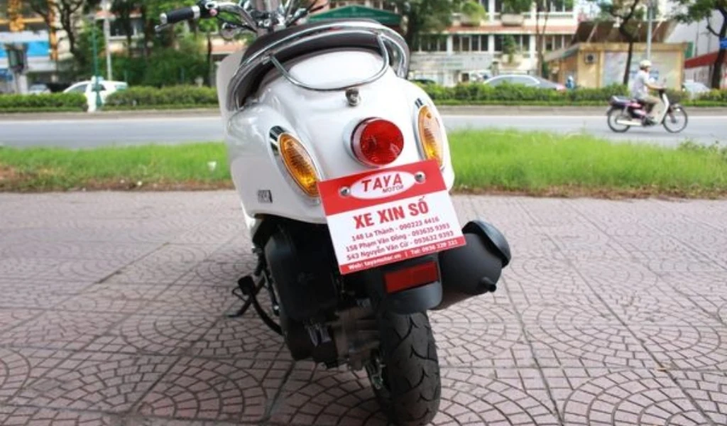 Xe xin số tham gia giao thông không có giấy đăng ký và biển số xe tạm thời có thể bị phạt lên đến 2 triệu đồng