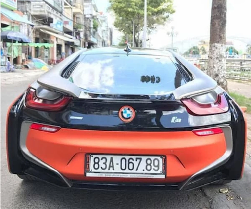 Màu áo mới của chiếc siêu xe BMW i8