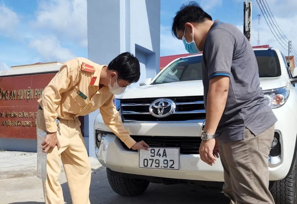 Biển số xe nền trắng dùng cho xe cá nhân, tổ chức không kinh doanh tại Bạc Liêu