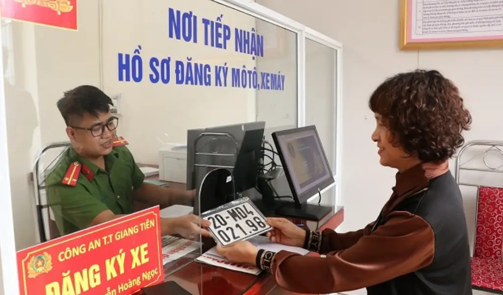 Trường hợp đăng ký lần đầu, chủ xe chỉ cần định cần nộp hồ sơ và định danh trong ngày